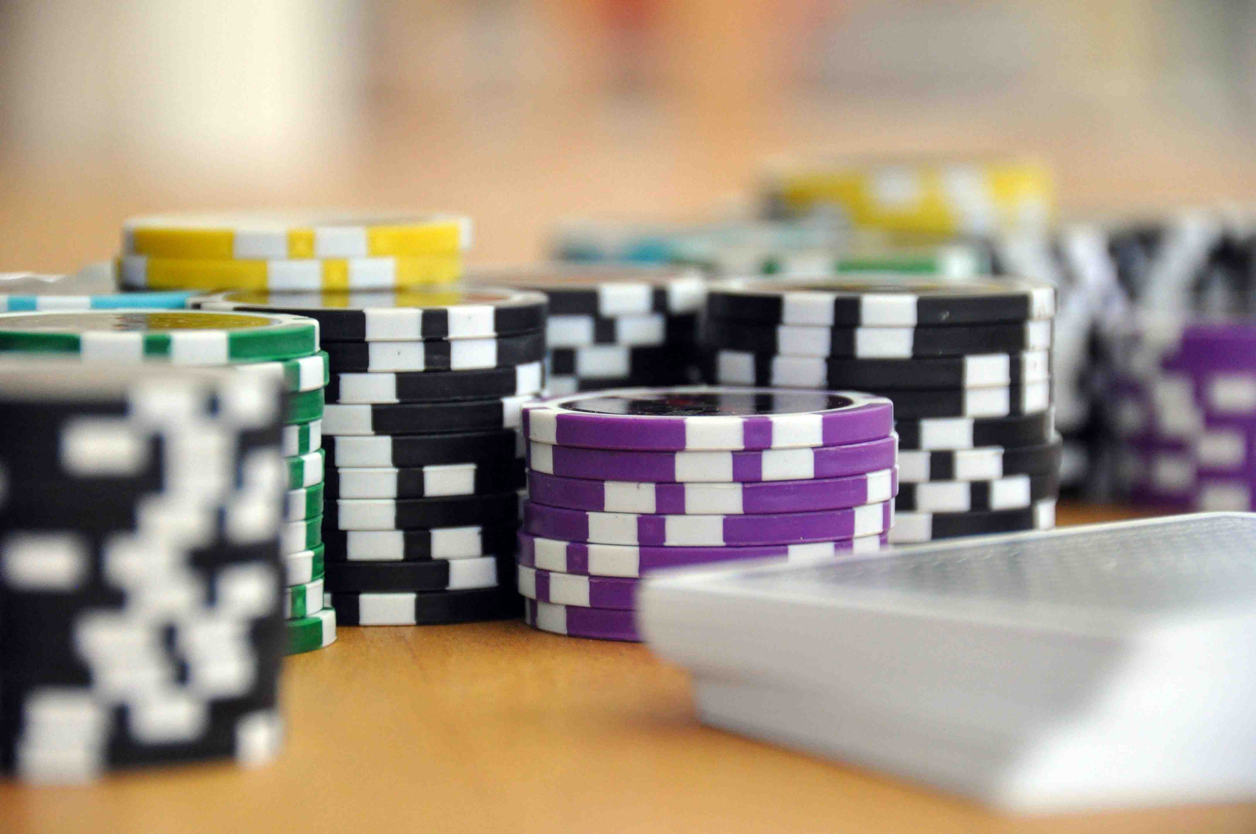 n7 app casino section showing live dealer and slot game options